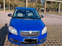 Gebraucht Skoda Fabia 60 PS (44 kW) 2010 Blau Kleinwagen