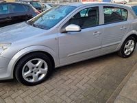 Gebraucht Opel Astra Edition 105 PS (77 kW) 2007 Silber Limousine