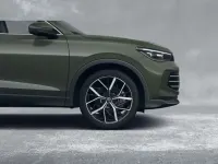 Gebraucht VW Tiguan Elegance 204 PS (150 kW) 2025 Cipressinogrün metallic SUV