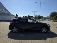 Gebraucht Ford Focus Cool & Connect 125 PS (91 kW) 2018 Schwarz Limousine