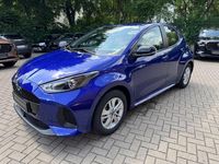 Neu Mazda 2 Center-Line 92 PS (67 kW) 2025 Blau Limousine