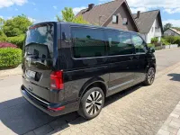 Gebraucht VW Multivan Highline 204 PS (150 kW) 2024 Schwarz Van / Kleinbus