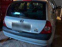 Gebraucht Renault Clio II 58 PS (42 kW) 2004 Silber Kleinwagen