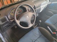 Gebraucht Peugeot 106 60 PS (44 kW) 2001 Silber Kleinwagen