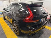Gebraucht Volvo XC60 R-Design 235 PS (172 kW) 2018 Onyx black / metallic SUV