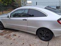 Gebraucht Mercedes C180 143 PS (105 kW) 2002 Silber Coupé