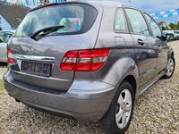 Gebraucht Mercedes B180 116 PS (85 kW) 2010 Grau Van / Kleinbus