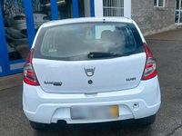 Gebraucht Dacia Sandero 75 PS (55 kW) 2009 Weiß Kombi