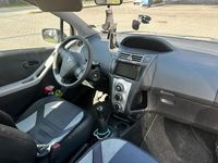 Gebraucht Toyota Yaris 69 PS (50 kW) 2008 Rot Kleinwagen