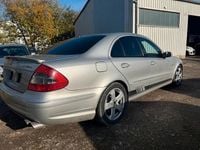Gebraucht Mercedes E500 AMG 306 PS (225 kW) 2002 Silber Limousine