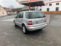 Gebraucht Mercedes ML270 203 PS (149 kW) 2004 Silber SUV