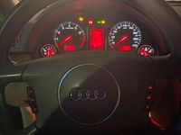 Gebraucht Audi A4 135 PS (99 kW) 2001 Schwarz Kombi