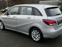 Gebraucht Mercedes B180 109 PS (80 kW) 2016 Silber Van / Kleinbus