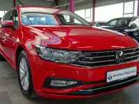Gebraucht VW Passat 122 PS (89 kW) 2023 Rot Kombi