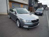 Gebraucht Skoda Superb Ambition 140 PS (102 kW) 2011 Platin grau metallic Kombi