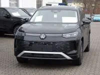 Neu VW Tayron Design 150 PS (110 kW) 2026 Schwarz SUV