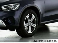 Gebraucht Mercedes GLC220 Exclusive 194 PS (142 kW) 2022 890 cavansitblau (metallic) SUV