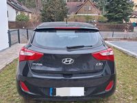 Gebraucht Hyundai i30 101 PS (74 kW) 2015 Schwarz Limousine