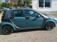 Używany Smart ForFour 95 KM (69 kW) 2004 Niebieski Hatchback