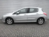 Gebraucht Peugeot 308 Platinum 120 PS (88 kW) 2011 Silber (metallic) Kleinwagen