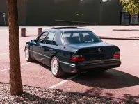 Gebraucht Mercedes E220 150 PS (110 kW) 1993 Blau Limousine