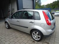 Gebraucht Ford Fiesta Basis 69 PS (50 kW) 2007 Silber Kleinwagen