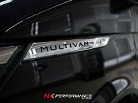 Second-hand VW Multivan Highline 199 CP (146 kW) 2020 Negru Monovolum