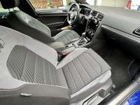 Gebraucht VW Golf VII Highline 150 PS (110 kW) 2017 Blau Limousine