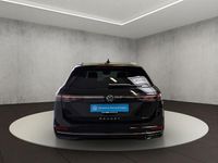 Gebraucht VW Passat Elegance 193 PS (141 kW) 2024 Grenadillschwarz metallic Kombi