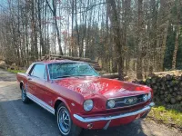 Używany Ford V8 200 KM (147 kW) 1966 Czerwony Coupe