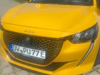 Gebraucht Peugeot e-208 Active 100 kW (136 PS) 2022 Gelb Kleinwagen