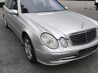 Gebraucht Mercedes E240 Avantgarde 177 PS (130 kW) 2004 Silber Kombi