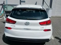 Gebraucht Hyundai i30 Comfort 120 PS (88 kW) 2017 Weiß Limousine