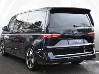 Gebraucht VW Multivan Style 150 PS (110 kW) 2024 Schwarz Van / Kleinbus