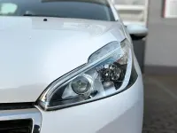 Gebraucht Peugeot 208 Active 68 PS (50 kW) 2019 Weiß Kleinwagen