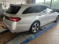 Gebraucht Mercedes E220 194 PS (142 kW) 2019 Silber Kombi