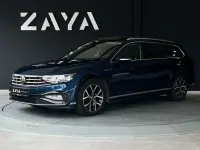 Gebraucht VW Passat R-line 150 PS (110 kW) 2021 Aquamarinblau Kombi