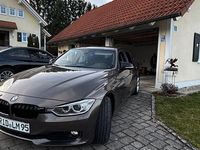 Gebraucht BMW 318 143 PS (105 kW) 2012 Braun Limousine