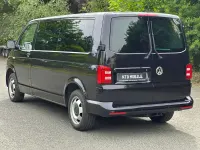 Gebraucht VW Caravelle Comfortline 199 PS (146 kW) 2018 Deep black perleffekt Van