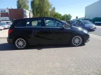 Gebraucht Mercedes B180 109 PS (80 kW) 2014 Schwarz Van / Kleinbus