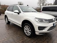 Gebraucht VW Touareg 262 PS (192 kW) 2016 Weiß SUV