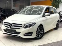 Gebraucht Mercedes B180 Urban 122 PS (89 kW) 2016 Calcitweiss  unilack Kleinwagen