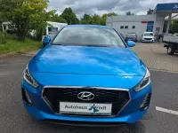 Gebraucht Hyundai i30 Pure 99 PS (72 kW) 2018 Blau Limousine