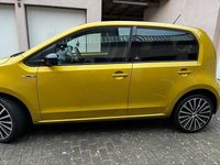 Second-hand VW up! 95 CP (69 kW) 2017 Auriu Hatchback