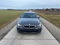 Gebraucht BMW 320 150 PS (110 kW) 2005 Grau Limousine