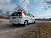 Gebraucht Hyundai i30 108 PS (79 kW) 2009 Weiß Kombi