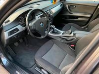 Gebraucht BMW 320 170 PS (125 kW) 2008 Grau Limousine