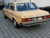Gebraucht Mercedes 230 136 PS (100 kW) 1983 Gelb Limousine