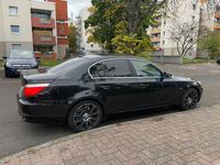 Gebraucht BMW 523 190 PS (139 kW) 2008 Schwarz Limousine
