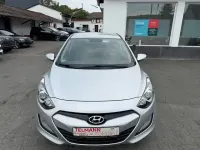 Gebraucht Hyundai i30 Classic 99 PS (72 kW) 2015 Silber Limousine